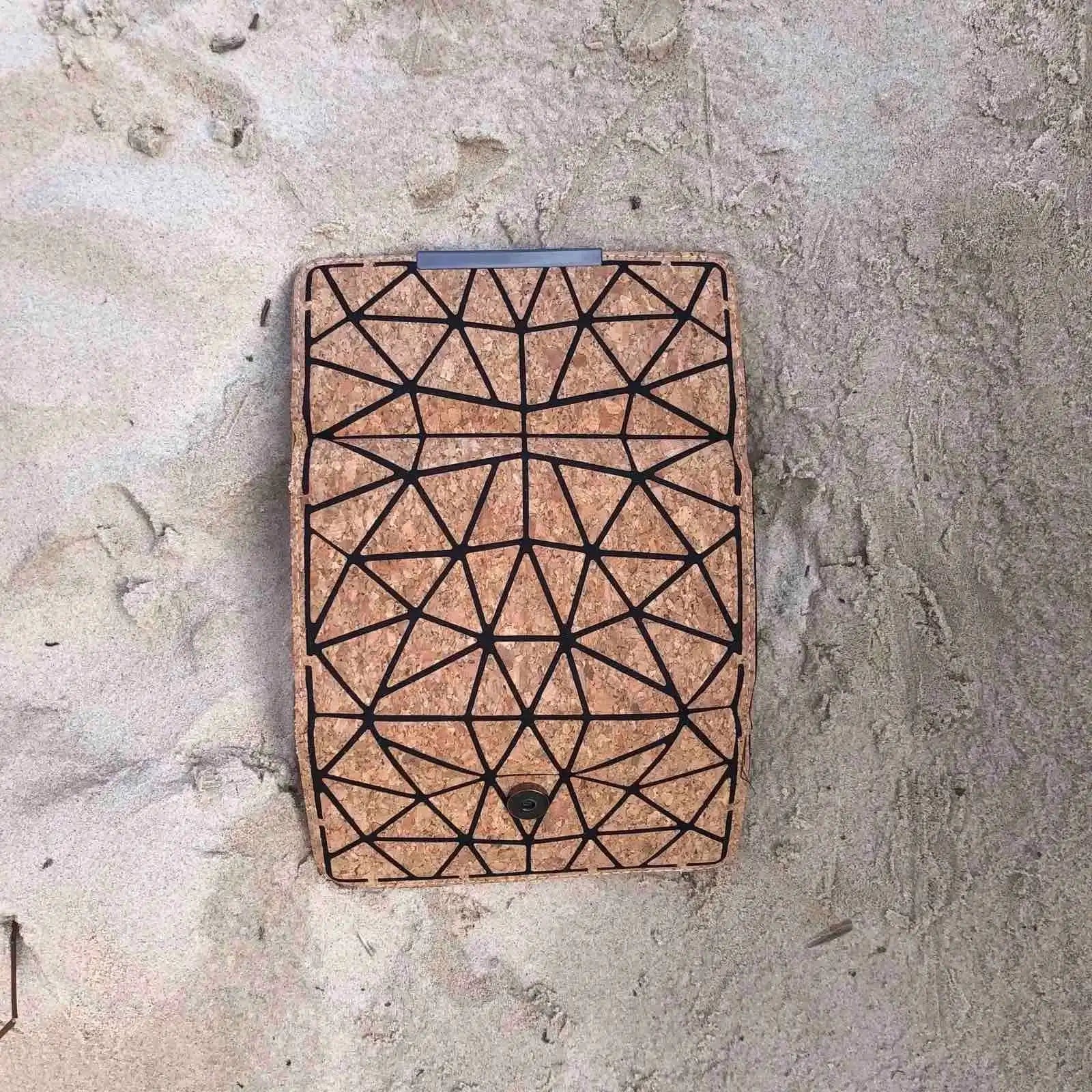 NEW  Geo Wallet Deluxe - Four Colours