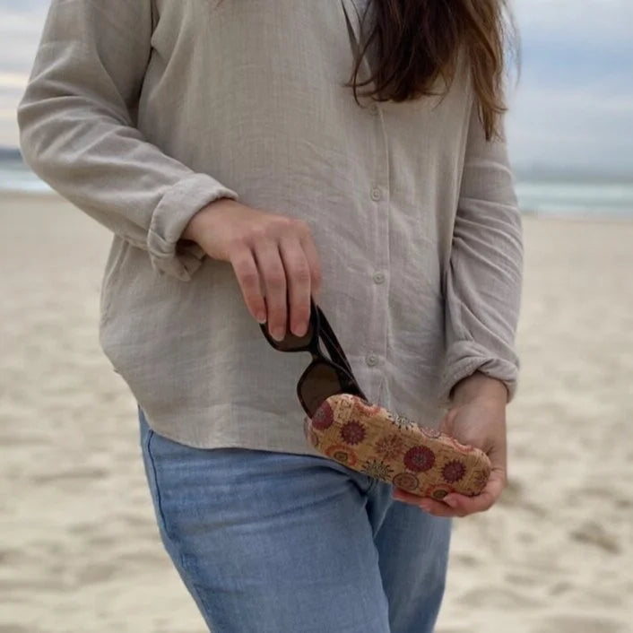 Protective hard case for sunglasses or glasses