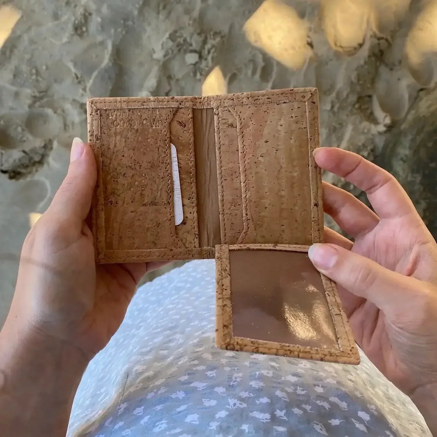 Compact Cork Wallet with RFID Protection - Loui | Vegan Leather - The Cork Shop