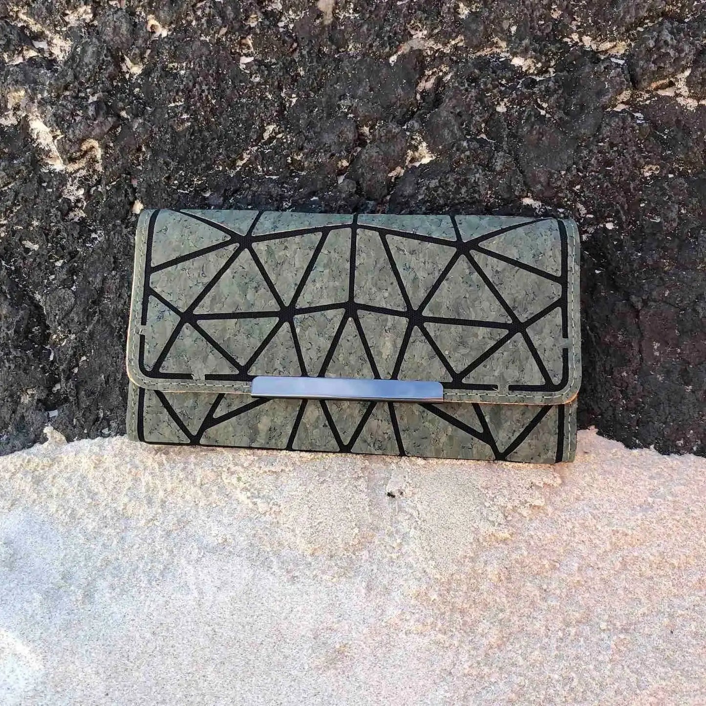 NEW  Geo Wallet Deluxe - Four Colours