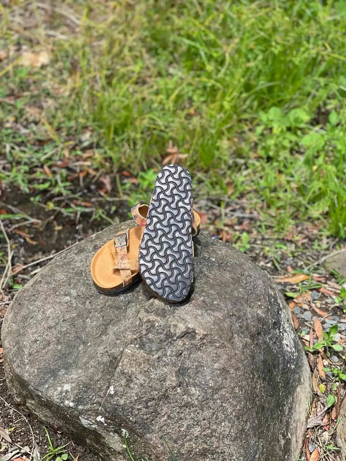 NEW~Floral Paisley-Loop Sandals